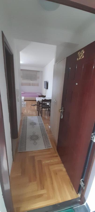 Apartment Luka بودغوريتْسا المظهر الخارجي الصورة