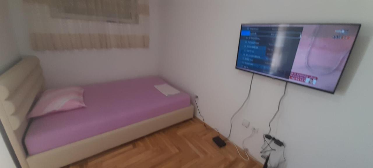 Apartment Luka بودغوريتْسا المظهر الخارجي الصورة