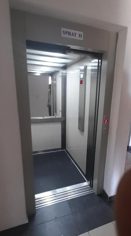 Apartment Luka بودغوريتْسا المظهر الخارجي الصورة